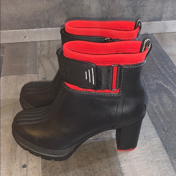 Sorel Black and Red Ankle Rain Boot Heels - Picture 3 of 8